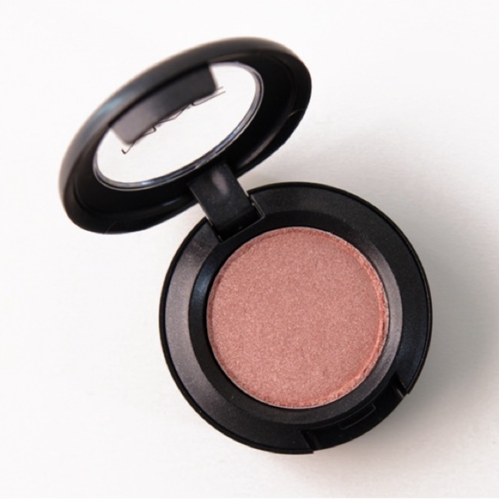 LNNB MAC Jeté Eyeshadow (Veluxe Pearl)